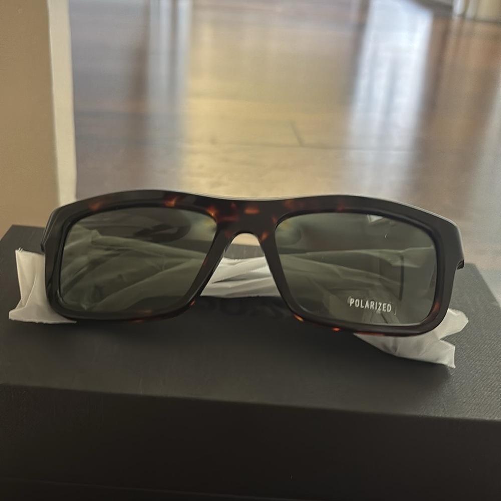 Quay Polarized Dealers Choice Sunglasses. Never worn! Brand new!!